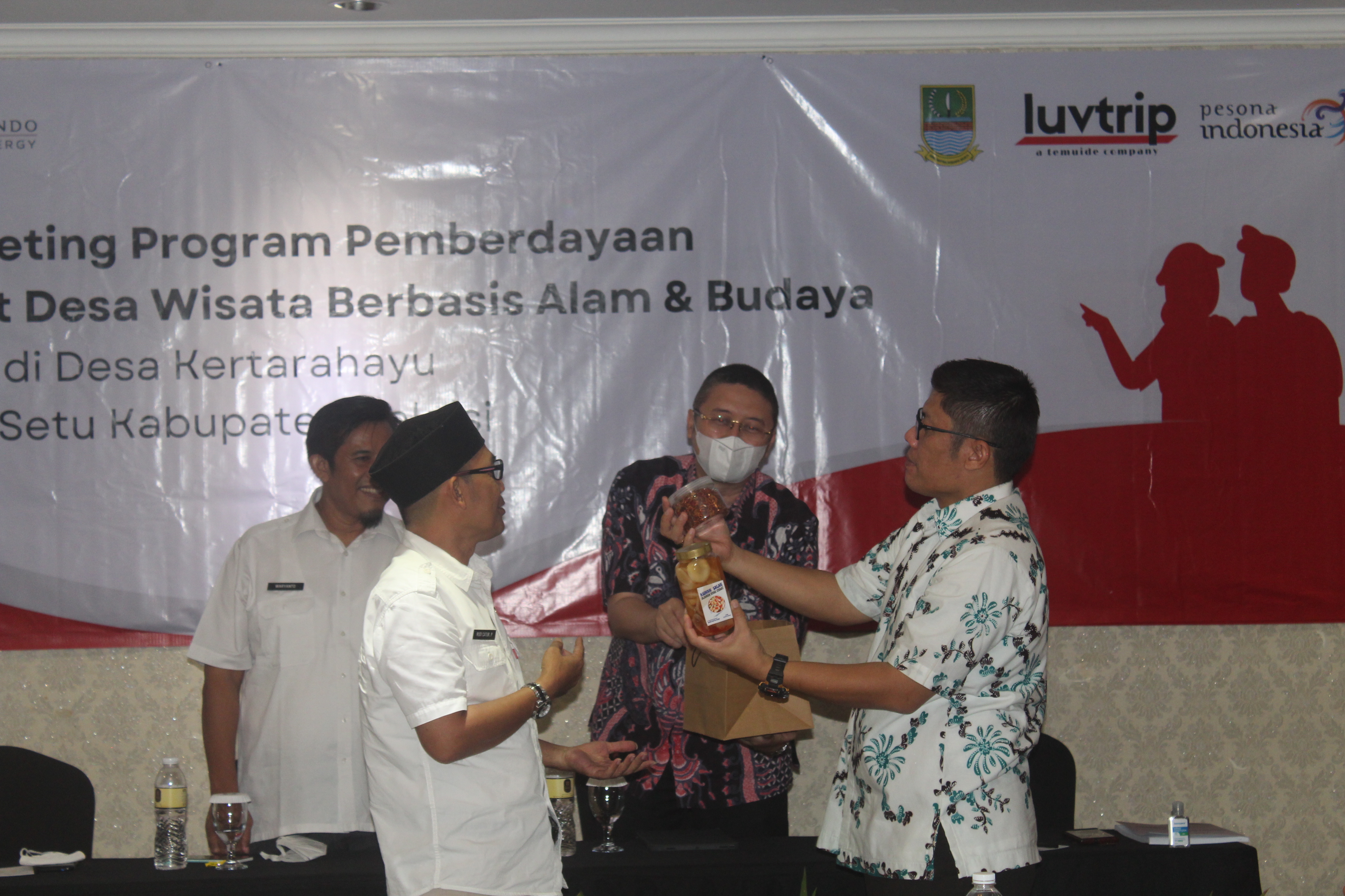 Pemberdayaan Masyarakat Desa Wisata Potensi Alam & Budaya (DESWITA)